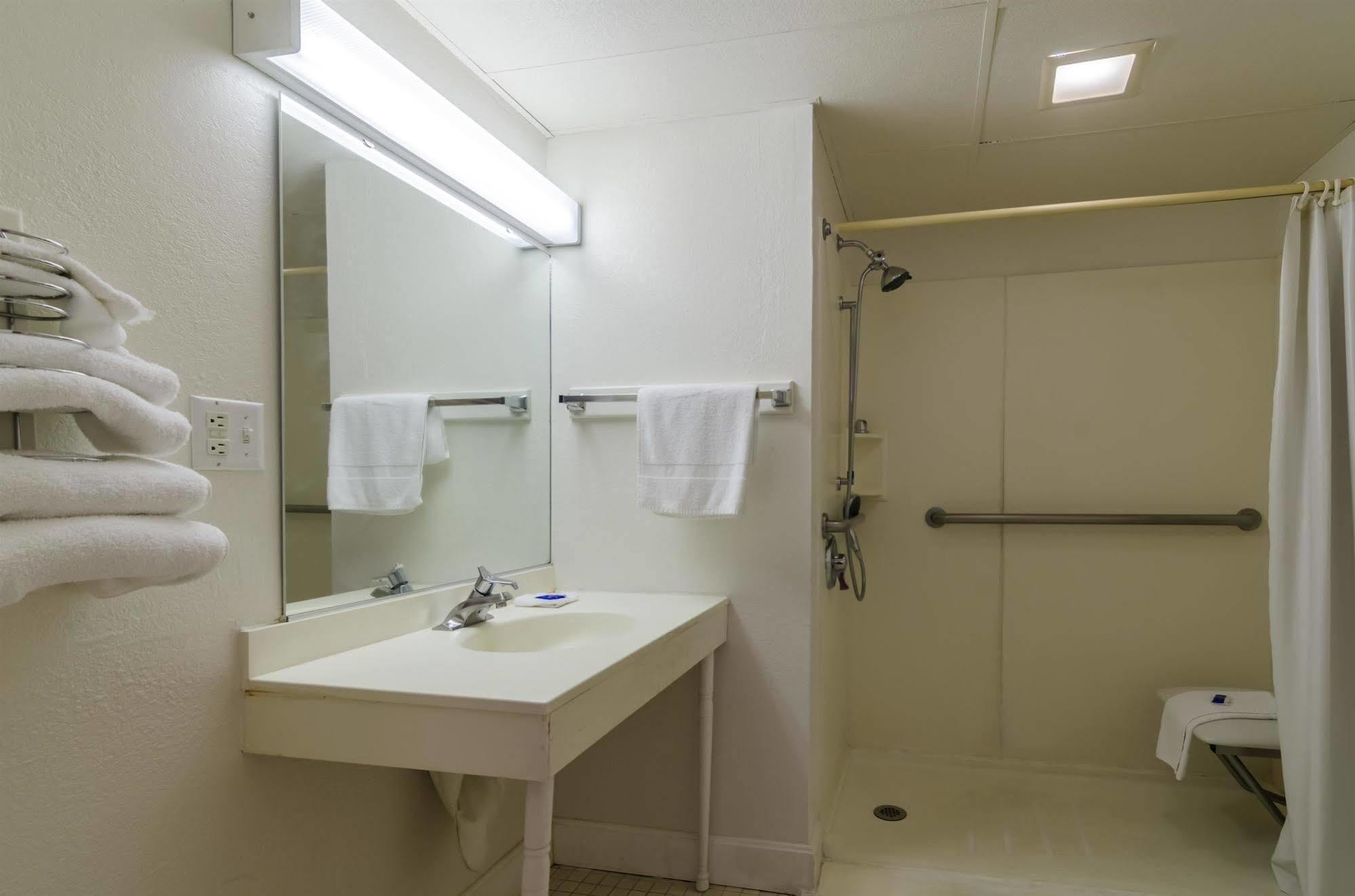 Rodeway Inn Emporia Dış mekan fotoğraf